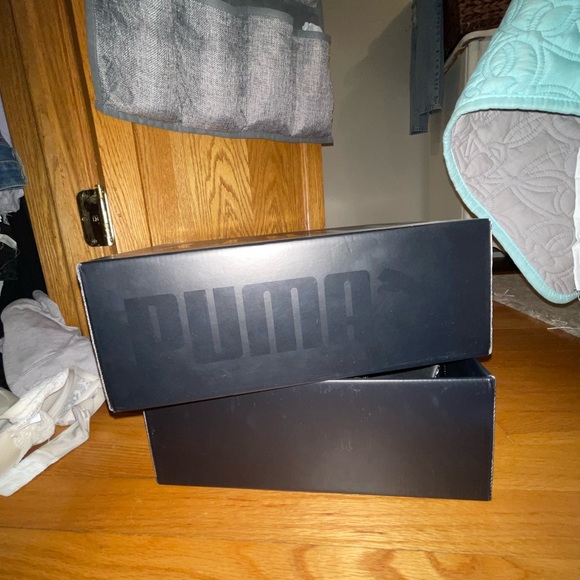 Fenty Black Puma shoes 5.5 - Picture 9 of 10
